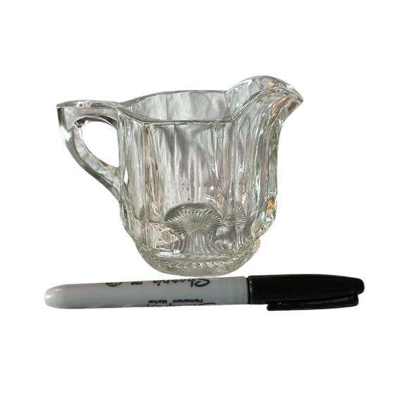 Vintage Heavy Pressed Glass Creamer 8oz Starburst Base Clear Table Pitcher - Picture 6 of 6